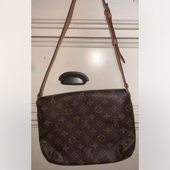 EUC VINTAGE authentic vintage LOUIS VUITTON Monogram Musette Tango. 🤎✨SALE!✨ - Picture 2 of 15
